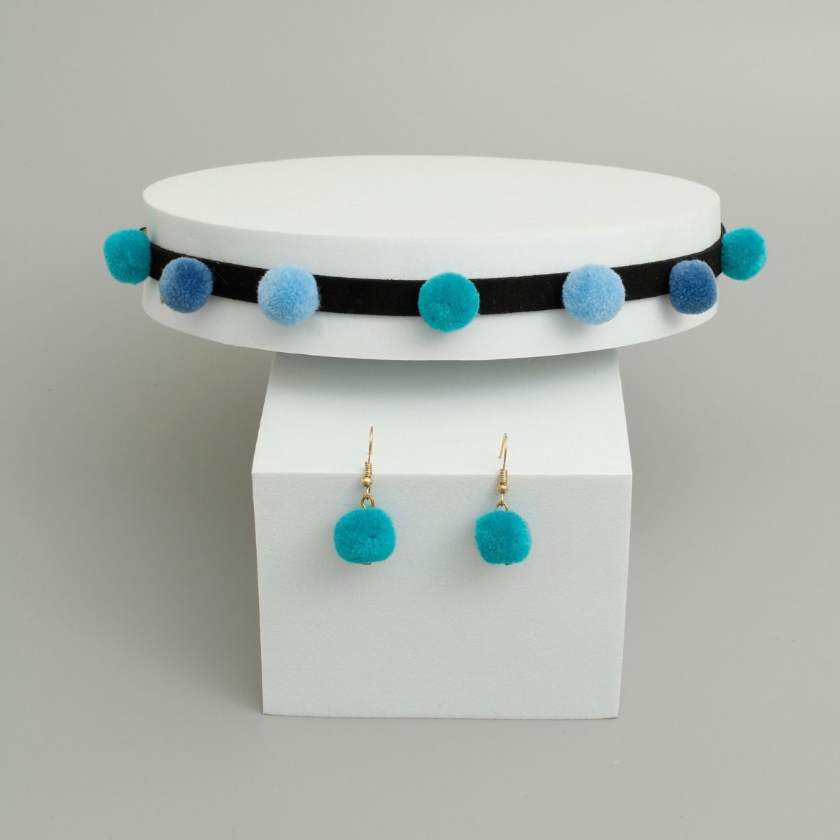 Blue Pom Pom Choker Set